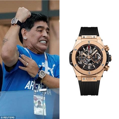 Maradona watches